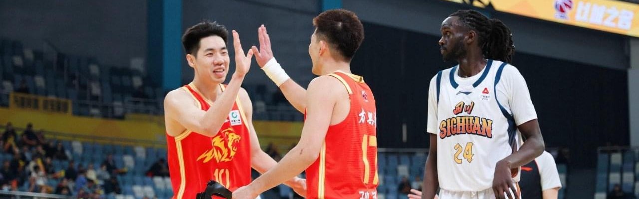 完美电竞直播公司-浙江广厦送四川男篮15连败，杜锋和张庆鹏谁的帅位更摇摇欲坠？