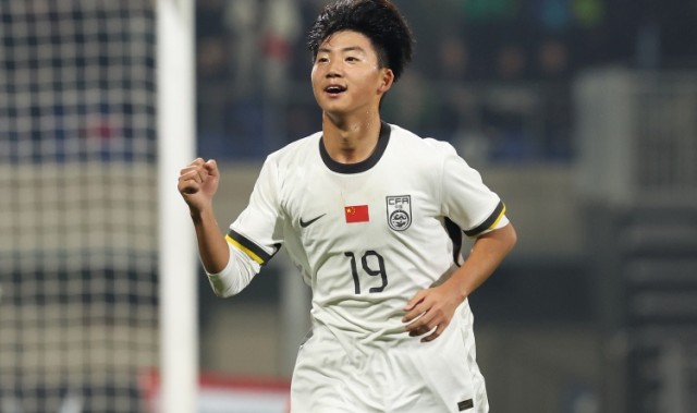 完美电竞-媒体人：万项是国家级力捧未来之星，贝尔格莱德红星是造星工场